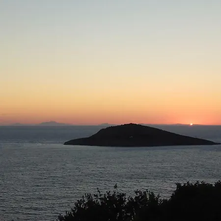 Lantställe Platy Gialos, Amazing View *